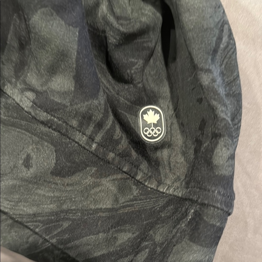 RARE lululemon Team Canada camo CitySweat Hoodie - Picture 4 of 5